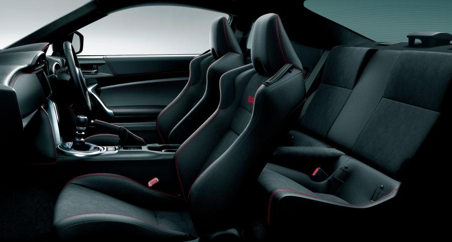 Интерьер Subaru BRZ GT (ZC6) 2016 года  (JP) (фото 4 из 7)